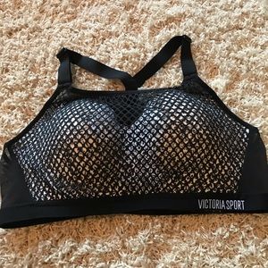 Victoria secret sport’s bra